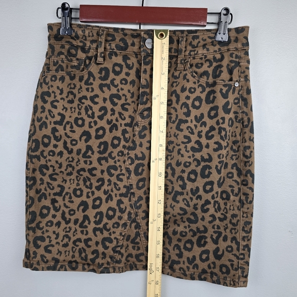 SANTUARY Denim Mini Leopard Print Skirt Chocolate Brown Black Womens Size 25‎ - Picture 7 of 10